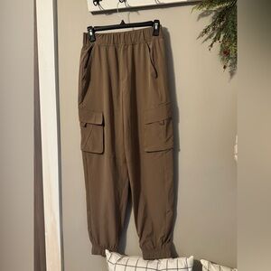 Mondetta Women's Tan Cargo Joggers